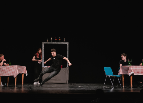 Fotografija 36 - Smijeh i suze za Luku Škarića koji je iz publike gledao prijatelje kako mu ‘Mojom pričom’ skupljaju novac za operaciju