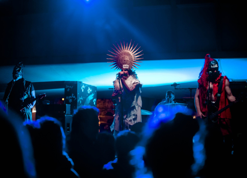 Članovi Leta3 na binu izašli kao jahači apokalipse: 'Napokon da smo više i ovo dočekali, baš guštamo večeras'