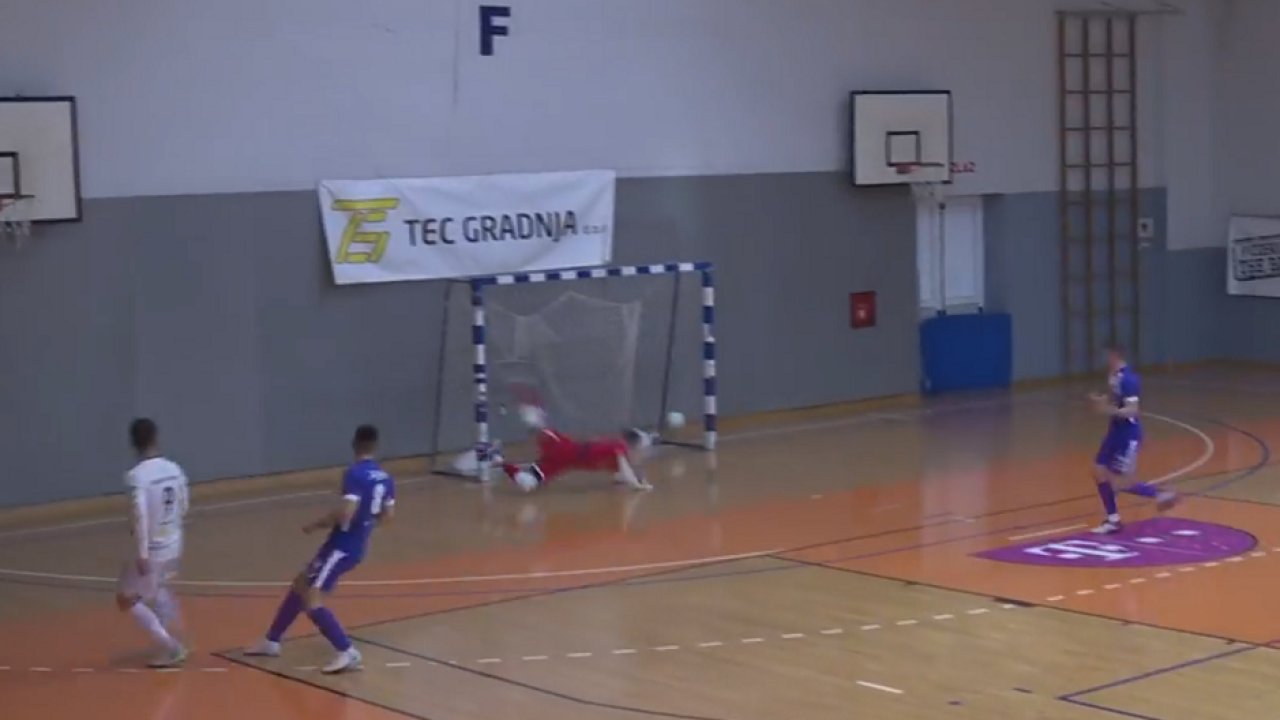 Crnica poražena od Novog Vremena, Šibenik 1983 slavio kod Vrgorca, slijede opet Novo Vrijeme, odnosno Torcida