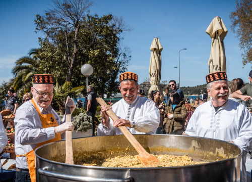 Uskršnji doručak pred Županijom označio početak turističke sezone: 'Očekujemo više ljudi nego rekordne 2019. godine'