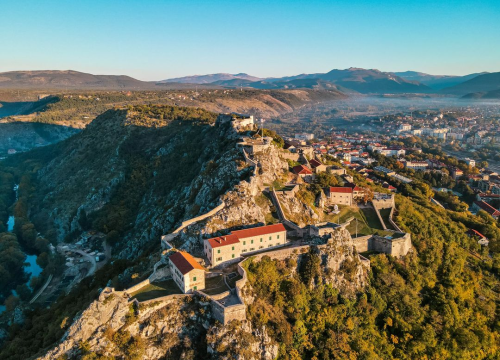 Na Kninskoj tvrđavi Praznik rada proslavit će dan ranije: Spremaju ukusnu spizu i vrijedne nagrade za posjetitelje!