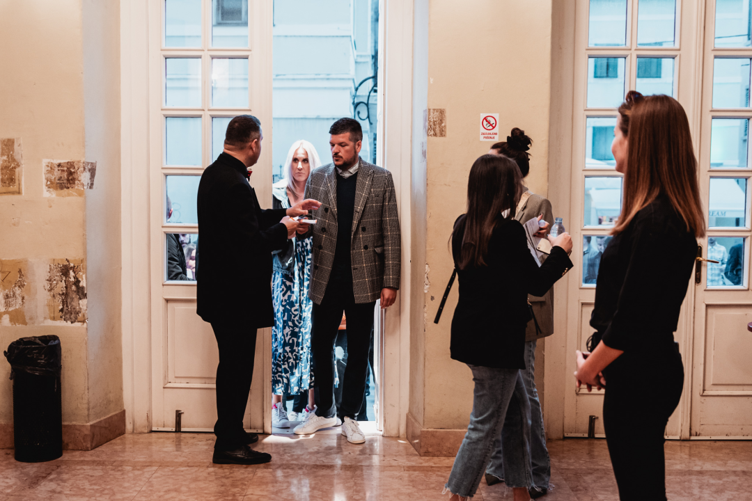 ‘Oči Uoči Zgospod'non’: Ričard je kao Mišo, samo digne ruke i publika umire od smijeha