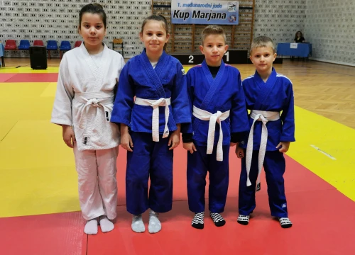 Fotografija 2 - Za mlade šibenske judoke devet medalja na međunarodnom Kupu Marjana u Splitu
