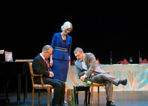 Fotografija 7 - Tito, Tuđman, Mesić, Kolinda i Josipović u šibenskom teatru: Predstava Tarika Filipovića razveselila publiku