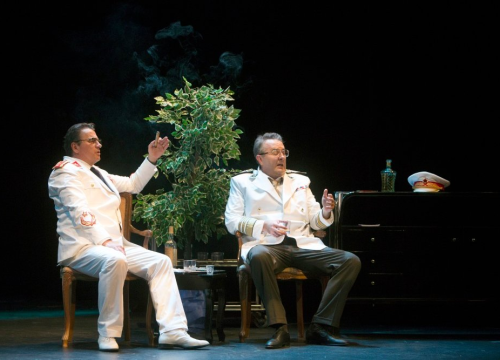 Fotografija 10 - Tito, Tuđman, Mesić, Kolinda i Josipović u šibenskom teatru: Predstava Tarika Filipovića razveselila publiku