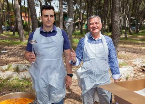 Fotografija 1 - Na Skradinskom buku i na Jadriji opet besplatni fažol za Praznik rada: Svirat će i Feniksi