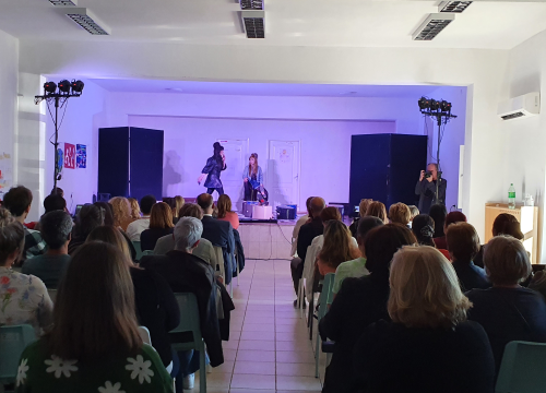 Fotografija 4 - Moruzgva u Biskupiji:  Ecija Ojdanić, Barbara Nola i Ana Begić gole u kavezu