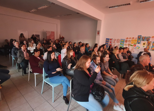 Fotografija 2 - Moruzgva u Biskupiji:  Ecija Ojdanić, Barbara Nola i Ana Begić gole u kavezu