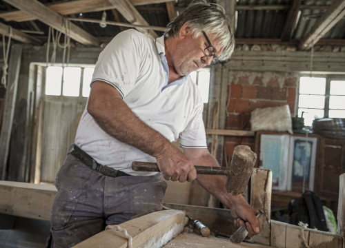 Betina je najpoznatije sjedište vrsnih brodograditelja, a u lipnju organiziraju veliki sajam