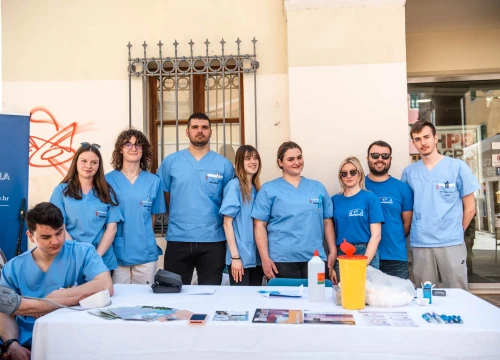 Učenici Medicinske škole Šibenčanima mjerili tlak i šećer