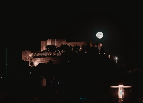 Noćas na nebu možete vidjeti krvavi mjesec!