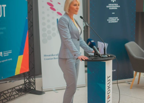 Fotografija 9 - U Trokutu dodijeljene godišnje nagrade Hrvatske udruge poslovnih žena Krug
