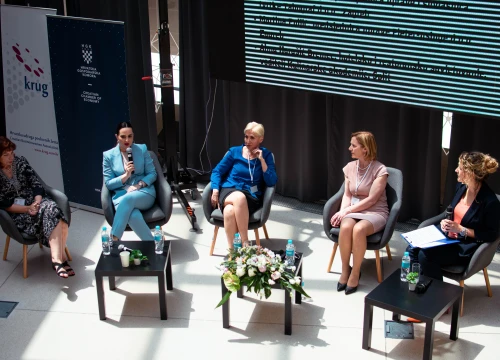 Fotografija 21 - U Trokutu dodijeljene godišnje nagrade Hrvatske udruge poslovnih žena Krug