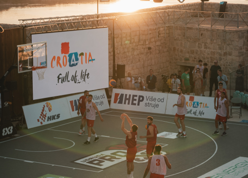 Fotografija 10 - Basket se sinoć igrao na najljepšem igralištu: Tvrđava sv. Mihovila domaćin Pro 3x3 Tour-a