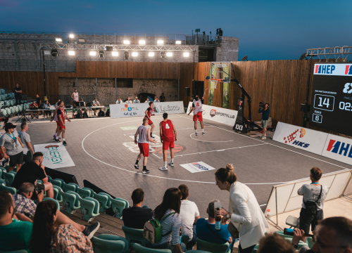 Fotografija 12 - Basket se sinoć igrao na najljepšem igralištu: Tvrđava sv. Mihovila domaćin Pro 3x3 Tour-a