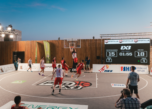 Fotografija 13 - Basket se sinoć igrao na najljepšem igralištu: Tvrđava sv. Mihovila domaćin Pro 3x3 Tour-a