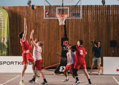 Fotografija 14 - Basket se sinoć igrao na najljepšem igralištu: Tvrđava sv. Mihovila domaćin Pro 3x3 Tour-a