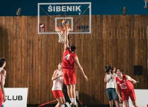 Fotografija 19 - Basket se sinoć igrao na najljepšem igralištu: Tvrđava sv. Mihovila domaćin Pro 3x3 Tour-a