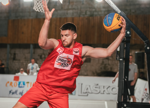 Fotografija 20 - Basket se sinoć igrao na najljepšem igralištu: Tvrđava sv. Mihovila domaćin Pro 3x3 Tour-a