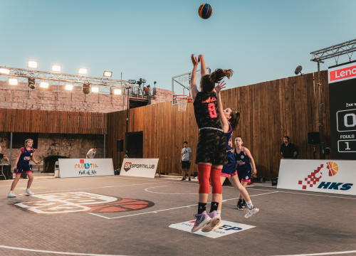 Fotografija 2 - Basket se na Mihovilu i sinoć igrao pred gotovo praznim gledalištem, ako izuzmemo igrače!