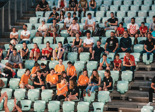 Fotografija 7 - Basket se na Mihovilu i sinoć igrao pred gotovo praznim gledalištem, ako izuzmemo igrače!