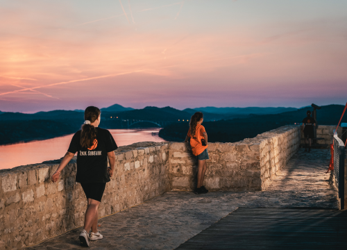Fotografija 15 - Basket se na Mihovilu i sinoć igrao pred gotovo praznim gledalištem, ako izuzmemo igrače!