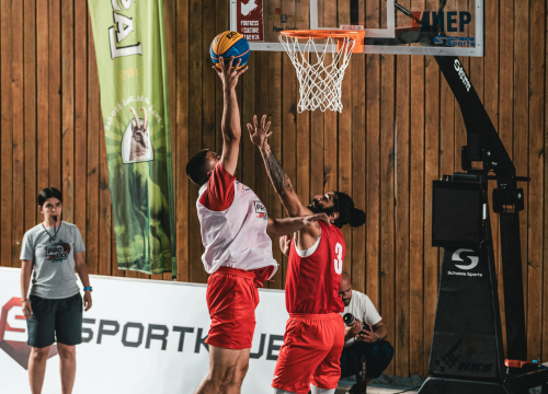 Fotografija 18 - Basket se na Mihovilu i sinoć igrao pred gotovo praznim gledalištem, ako izuzmemo igrače!