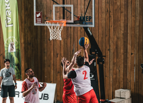 Fotografija 19 - Basket se na Mihovilu i sinoć igrao pred gotovo praznim gledalištem, ako izuzmemo igrače!