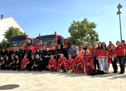 U Drnišu održana smotra operativnih snaga civilne zaštite