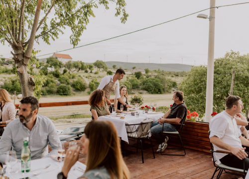 Fotografija 13 - Konoba Campanelo otvorila je terasu s najljepšim pogledom uz gostovanje Melkiora Bašića!