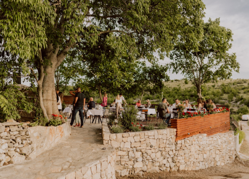 Fotografija 27 - Konoba Campanelo otvorila je terasu s najljepšim pogledom uz gostovanje Melkiora Bašića!