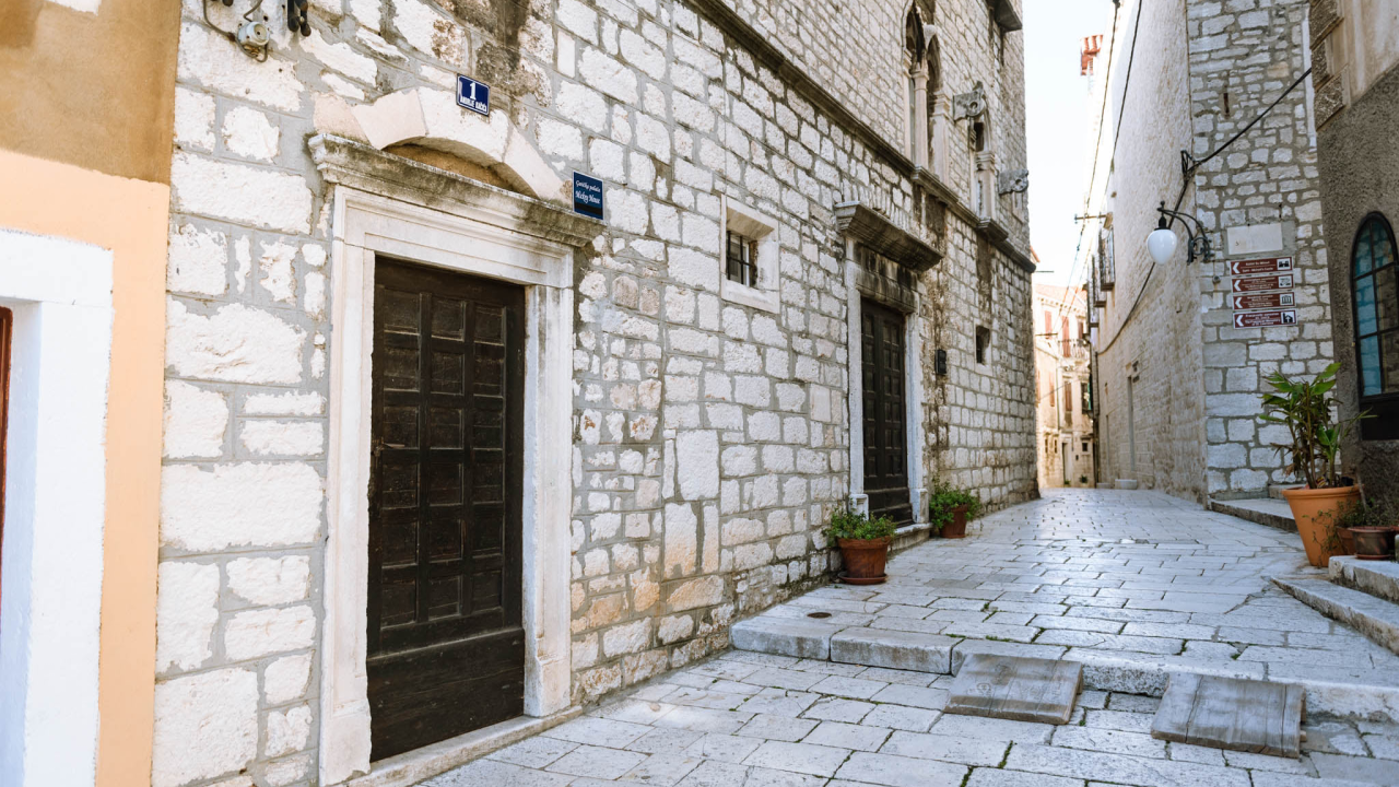 Vjerujmo struci, a za sve ostalo tu je dr. House