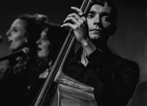 Fotografija 4 - J.R. August u Arsenu predstavio hvaljeni album 'Still Waters': Priključio mu se i zbor