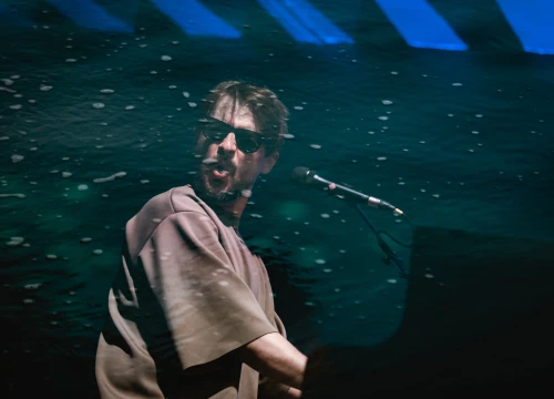 Fotografija 11 - J.R. August u Arsenu predstavio hvaljeni album 'Still Waters': Priključio mu se i zbor