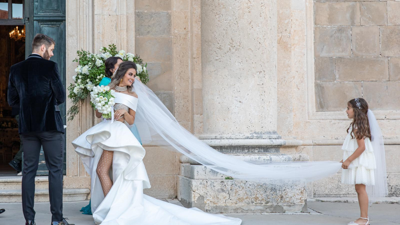 Vjenčanica o kojoj se priča: Adriana Ćaleta-Car u glamuroznoj haljini koja udara kontru tradiciji