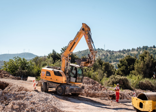 Fotografija 15 - Posjetili smo Žaborić: 'Turisti nam ne dolaze, a Šibenčana je sve manje na plaži. Puna nam je kapa ovih radova'