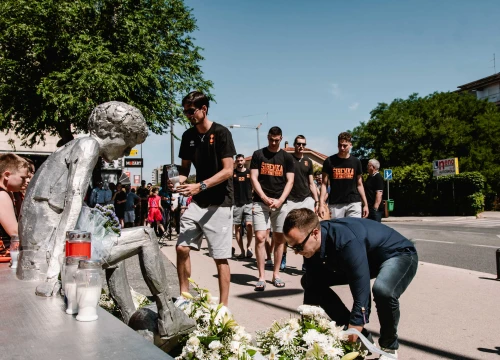 Fotografija 21 - Obilježena 29. godišnjica smrti Dražena Petrovića: 'On je bio veliki igrač, vođa, kapetan i još veći čovjek'