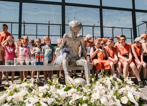 Fotografija 1 - Obilježena 29. godišnjica smrti Dražena Petrovića: 'On je bio veliki igrač, vođa, kapetan i još veći čovjek'
