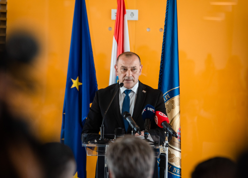 Fotografija 4 - Premijer Plenković otvorio Veteranski centar u Šibeniku: 'Ovo izgleda moćno'