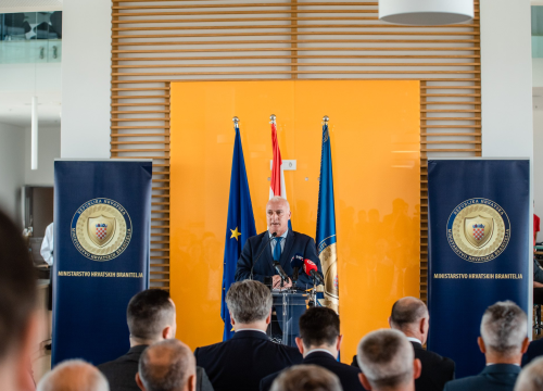 Fotografija 7 - Premijer Plenković otvorio Veteranski centar u Šibeniku: 'Ovo izgleda moćno'