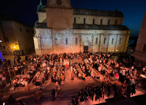 Saznali smo tko stoji iza gala večere na trgu kod katedrale