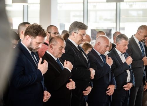 Fotografija 16 - Premijer Plenković otvorio Veteranski centar u Šibeniku: 'Ovo izgleda moćno'