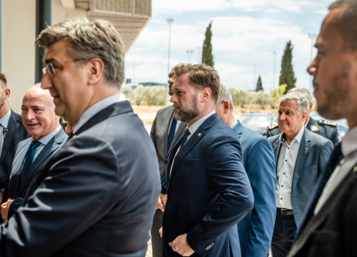 Fotografija 21 - Premijer Plenković otvorio Veteranski centar u Šibeniku: 'Ovo izgleda moćno'