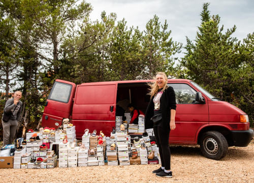 Fotografija 16 - Bili smo na Benkovačkom sajmu: Najtraženija 'roba' su CD-evi Thompsona i Bulića, a za prasetinu se čeka red