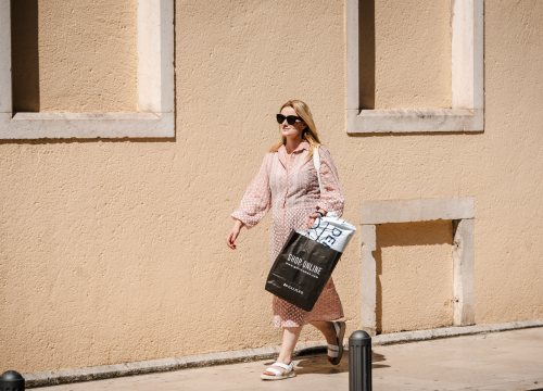 Fotografija 9 - Lepršave haljine i ljetni komadi preplavili centar grada: Evo tko nam je upao u oko