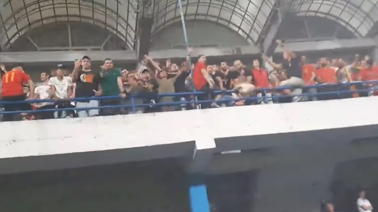 Crnogorski navijači na utakmici s BiH vikali 'Burek sa sirom'