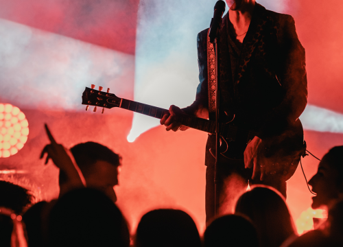 Fotografija 2 - Nema ljubavi u klubu, ljubav je na tvrđavi: Plesnjak za milenijalce uz Buč Kesidi i Nipplepeople