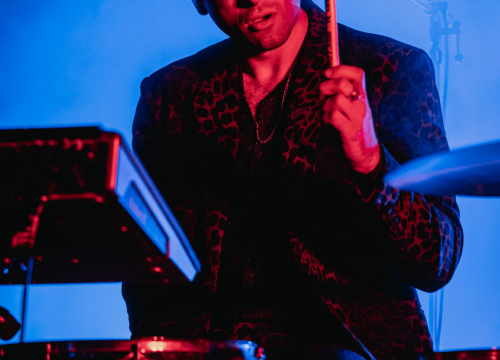 Fotografija 4 - Nema ljubavi u klubu, ljubav je na tvrđavi: Plesnjak za milenijalce uz Buč Kesidi i Nipplepeople