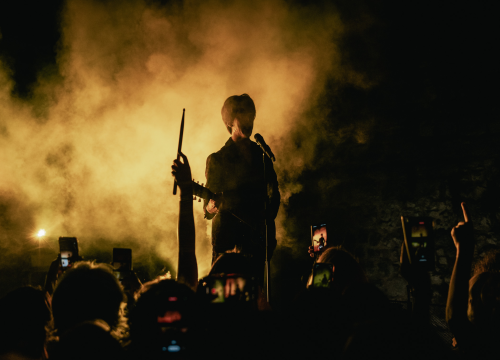 Fotografija 6 - Nema ljubavi u klubu, ljubav je na tvrđavi: Plesnjak za milenijalce uz Buč Kesidi i Nipplepeople