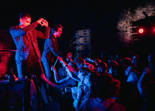Fotografija 8 - Nema ljubavi u klubu, ljubav je na tvrđavi: Plesnjak za milenijalce uz Buč Kesidi i Nipplepeople